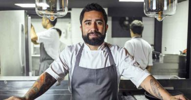 Chef Diego Telles uniformado, el es el creador del restaurante flor de lis Guatemala