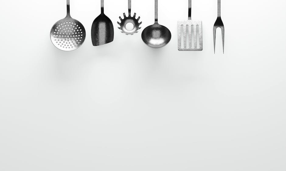 Image of various cooking utensils representing different cooking methods
